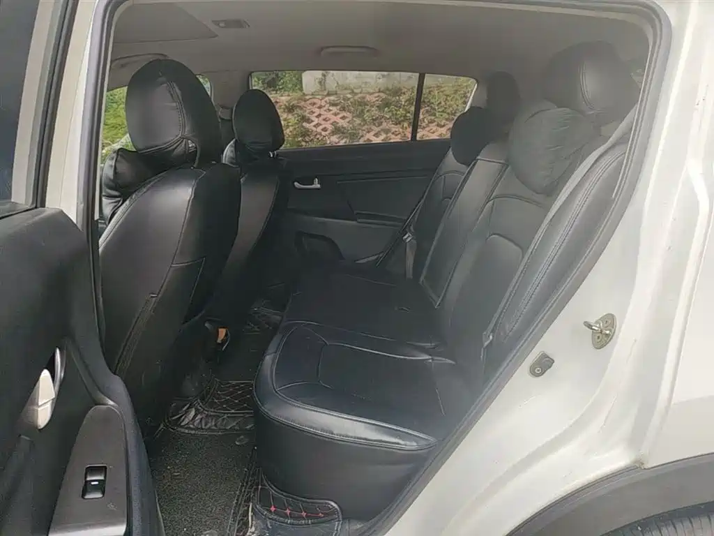 Kia Sportage 2015 2.0L Automatic 2WD GL фото 17