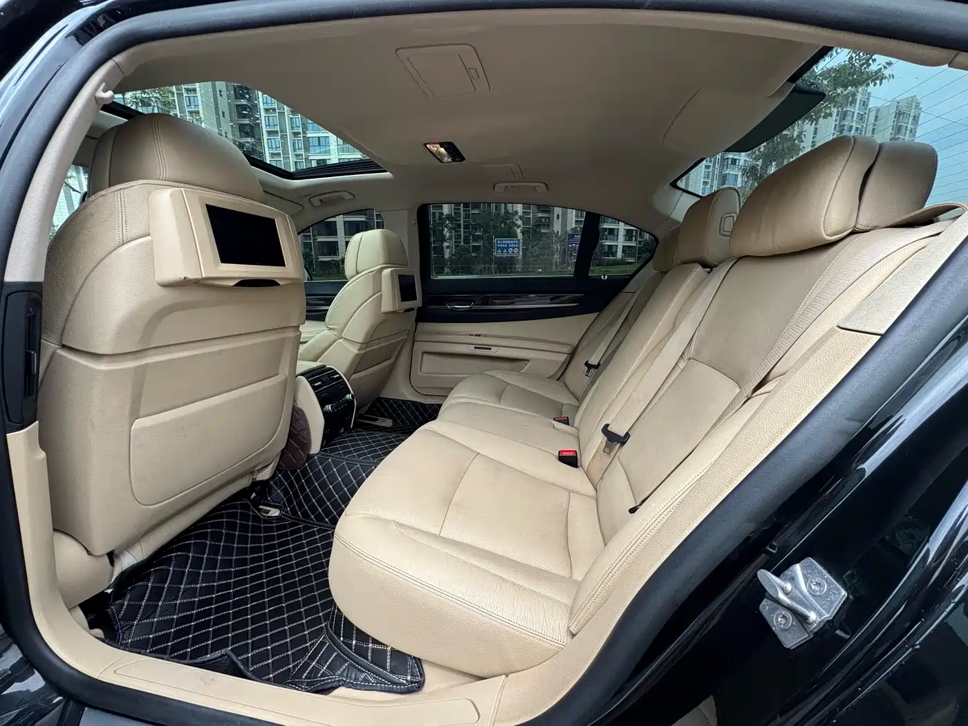 BMW 7 Series 2011 730Li Elegance фото 9