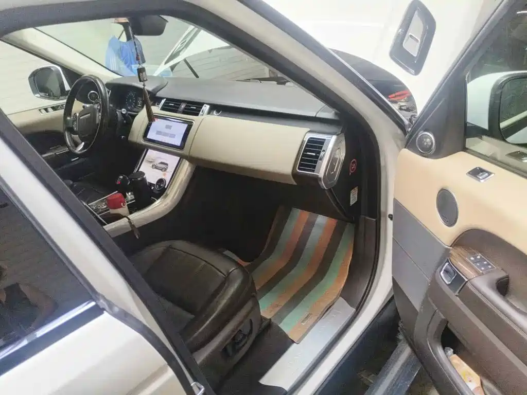Land Rover Range Rover Sport PHEV 2019 2018 Model P400e