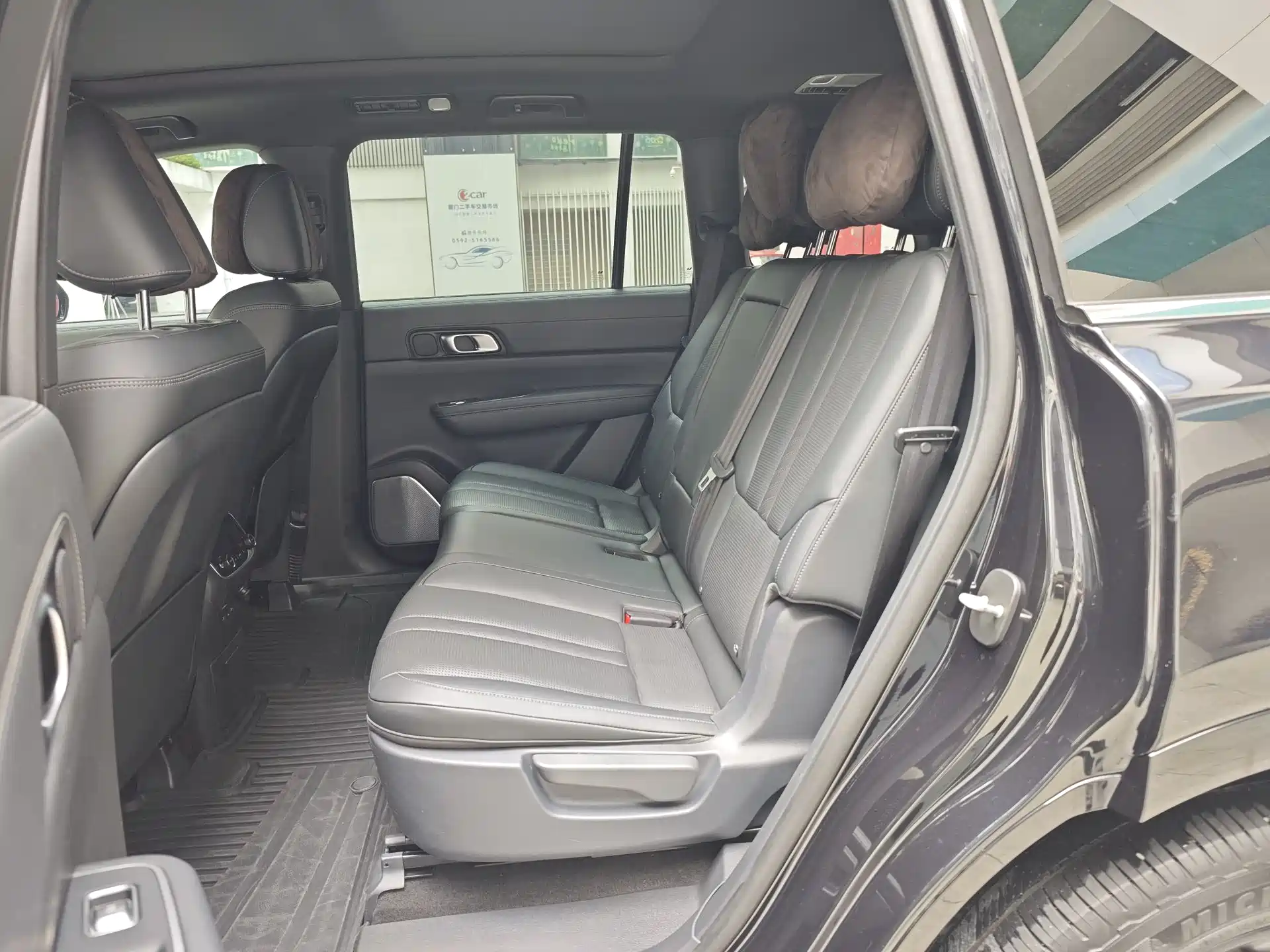 Photo 6 - Li Auto Li ONE