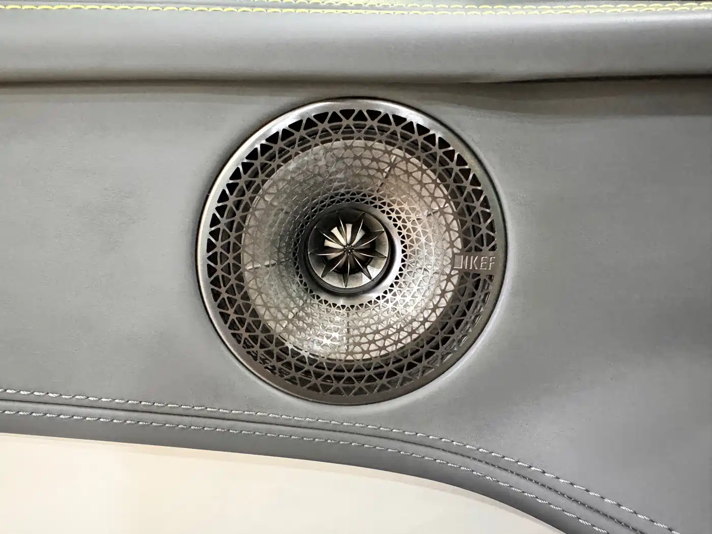 LOTUS SPORTS CAR ELETRE