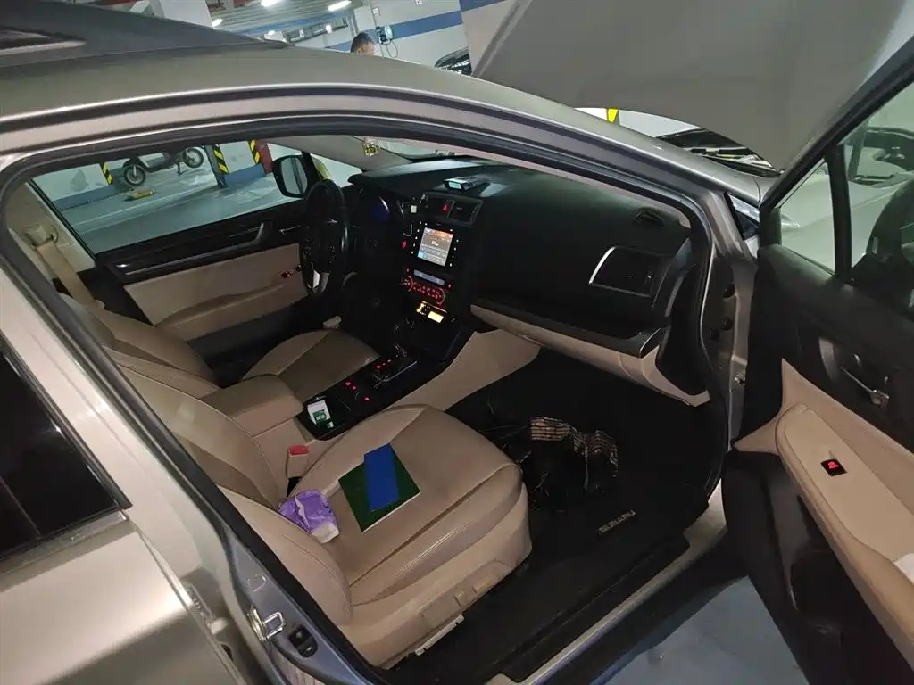 Subaru Outback 2015 2.5i Luxury Navigation Edition фото 20