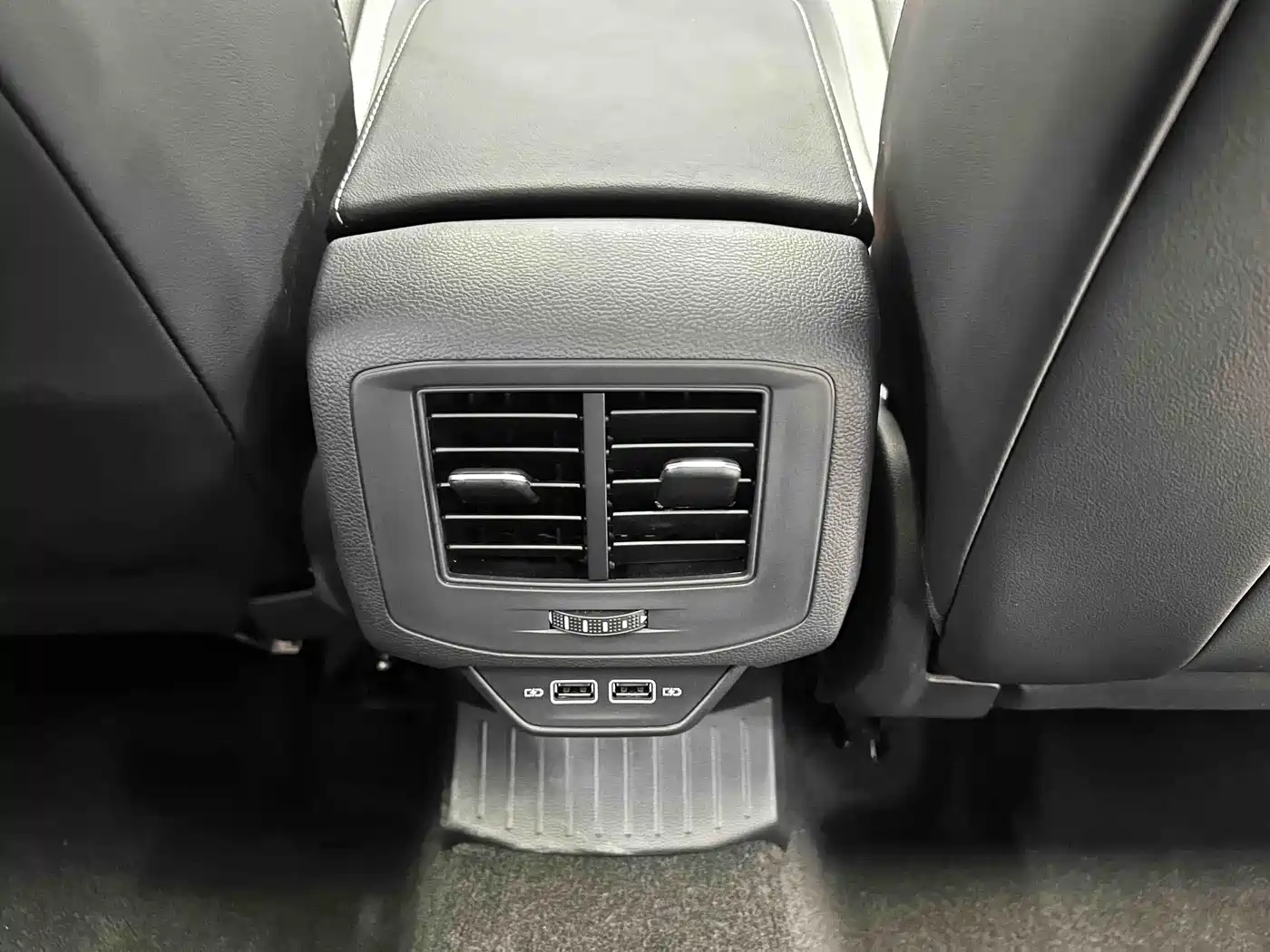 VOLKSWAGEN T-ROC EXPLORING SONGS