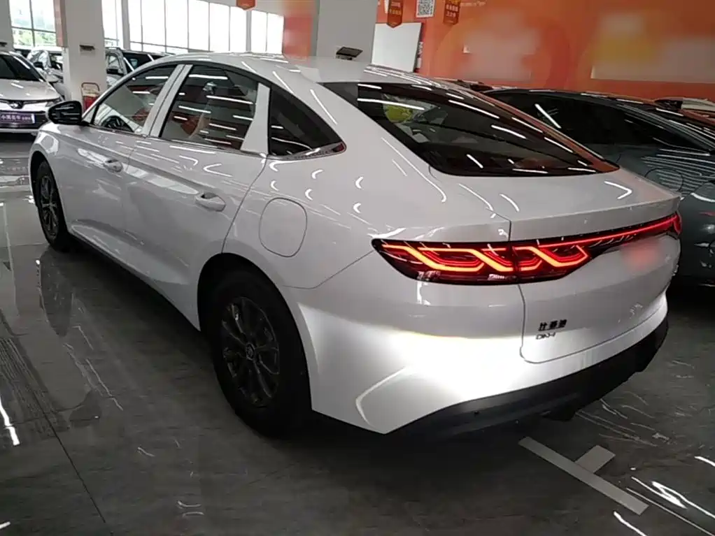 BYD Qin L 2026 DM-i 128KM Progressive фото 5