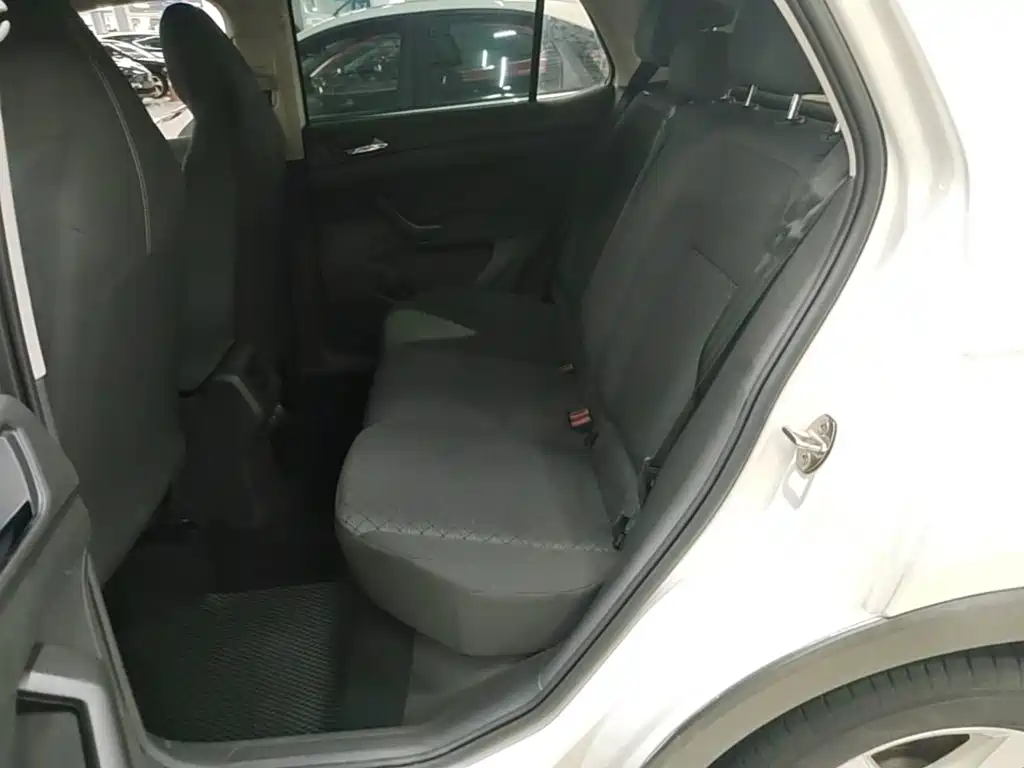 Photo 17 - Volkswagen T-Cross