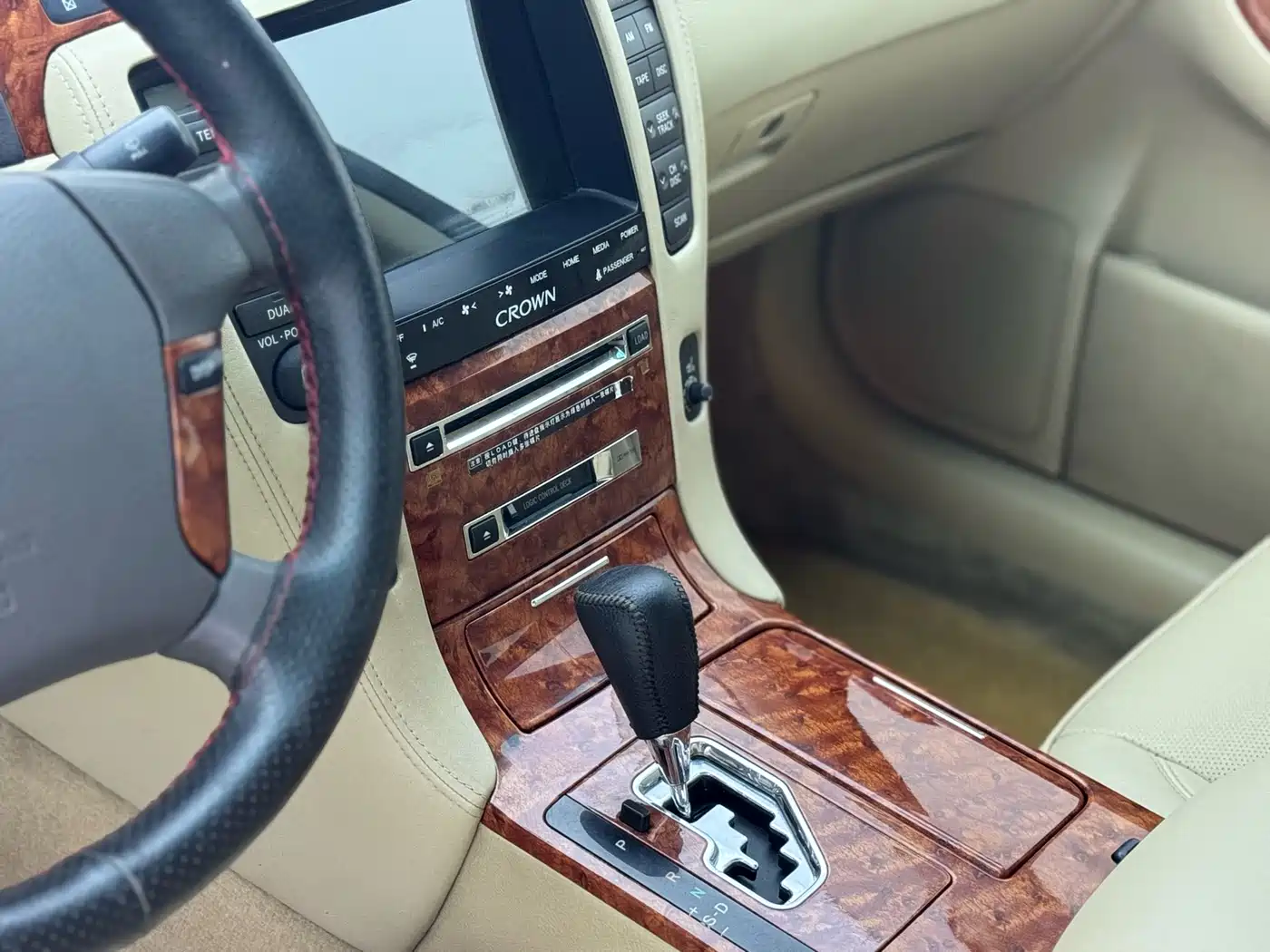 Toyota Crown 2005 Model 2.5L Royal фото 10