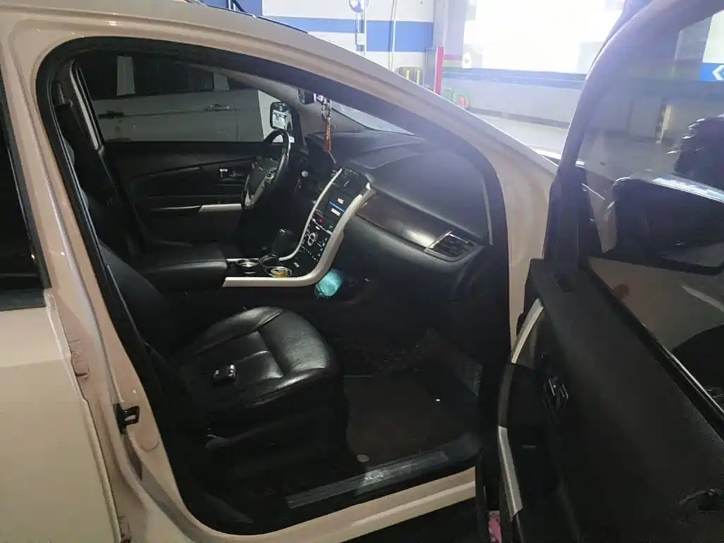 Ford Edge (Import) 2015 2012 2.0T Prestige