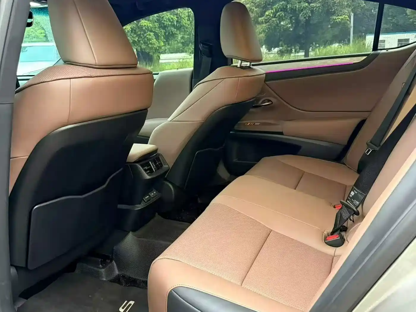 Lexus ES 2026 2025 200 Ultimate Edition
