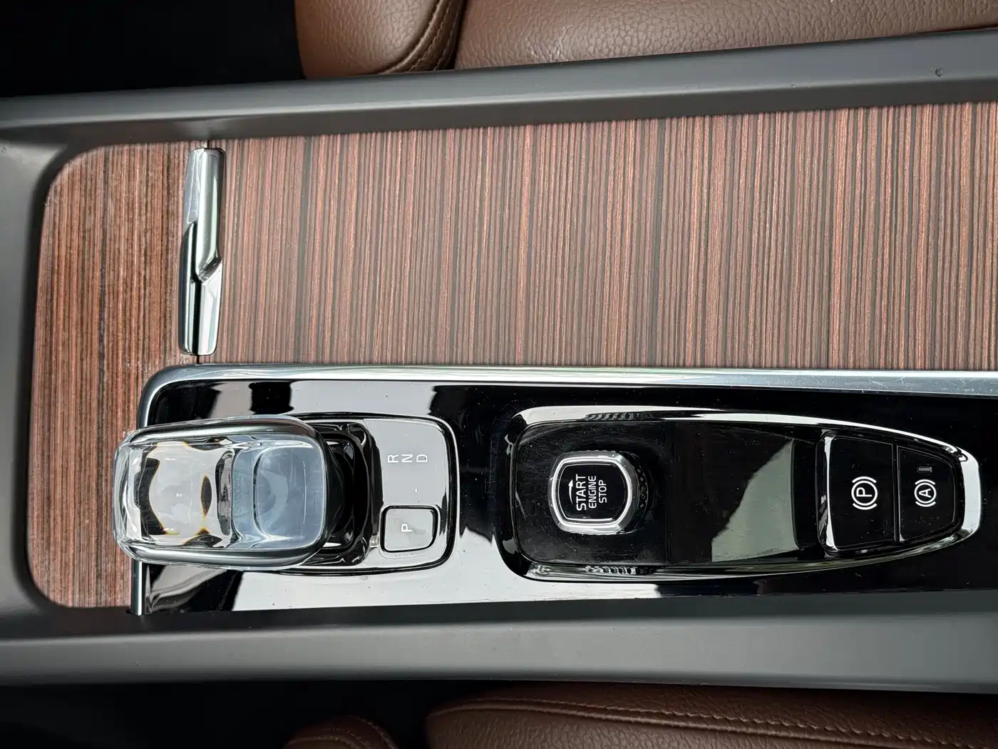 VOLVO XC60 PLUG-IN HYBRID