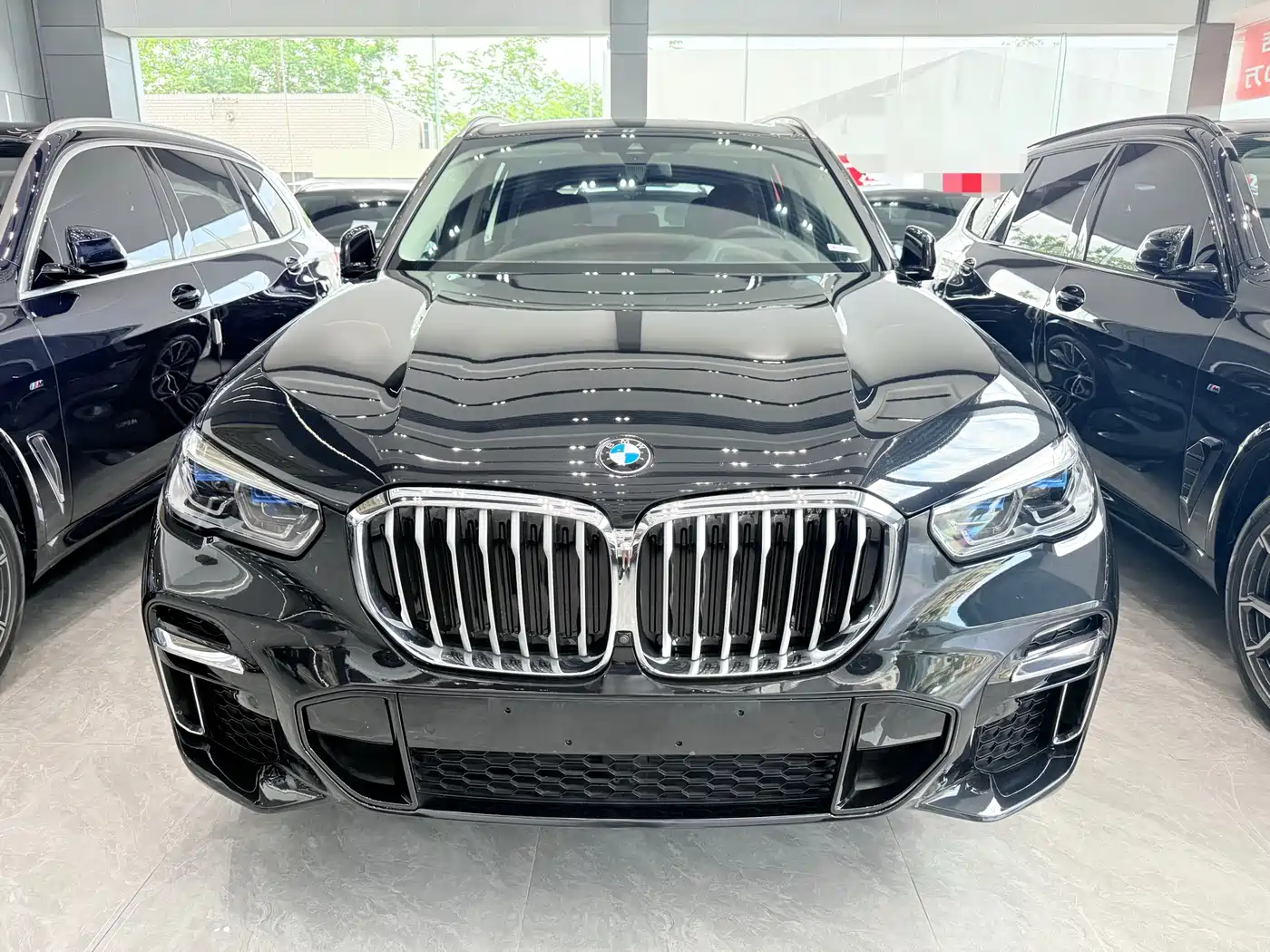 BMW X5 2022 xDrive 30Li Premium M Sport Package фото 2