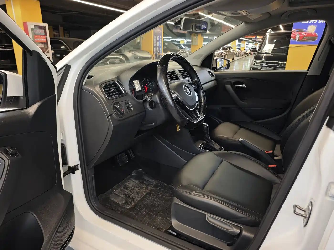 Volkswagen Polo 2018 1.5L Auto Comfort фото 7