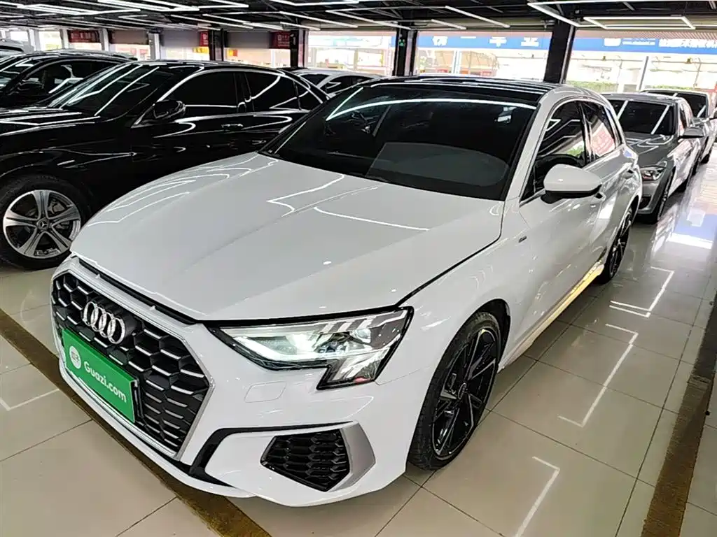 Audi A3 2023 Facelift Sportback 35 TFSI Fashion Sport фото 2