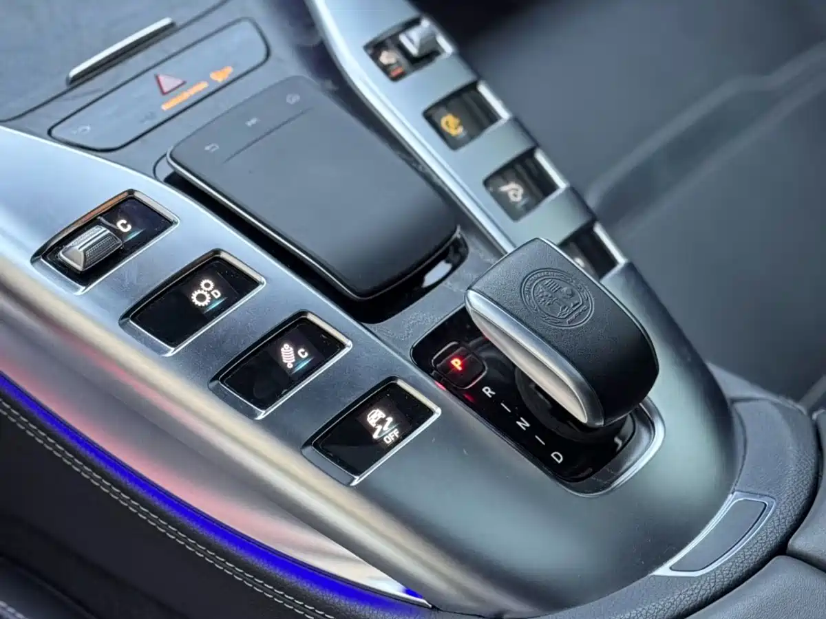 MERCEDES-BENZ AMG GT