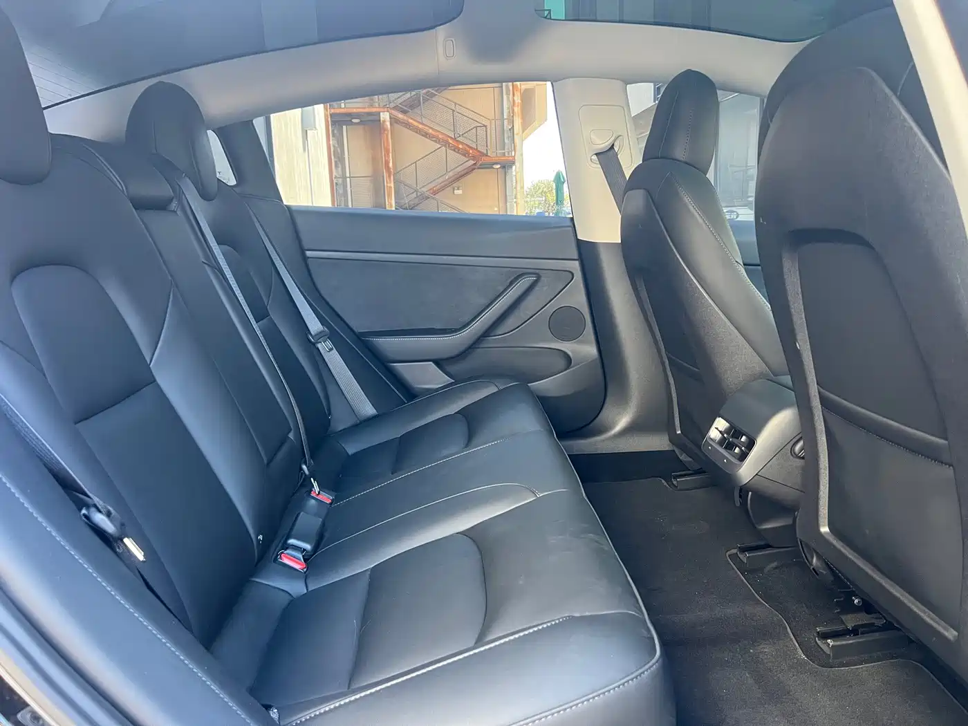 Фото 13 - Tesla Model 3
