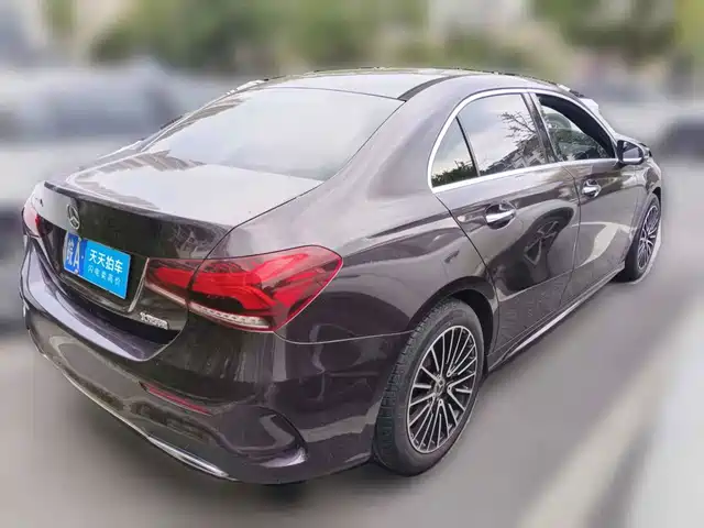 Mercedes-Benz A-Class 2020 Facelift A 200 L Sport Sedan Dynamic — фото 2