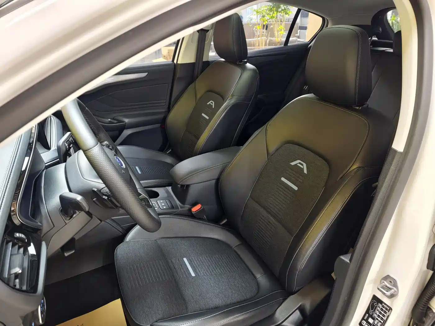 FORD FOX ACTIVE