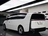 Фото 6 - Li Auto MEGA