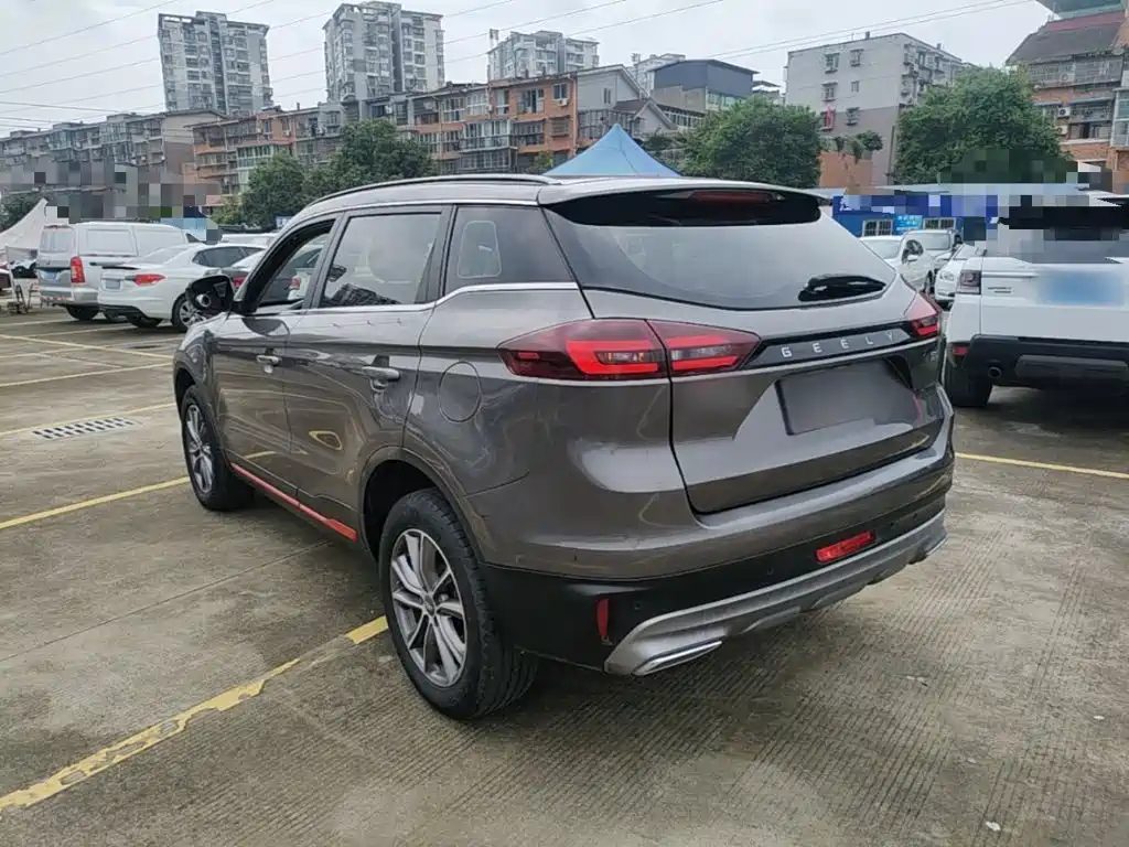 Фото 5 - Geely Atlas