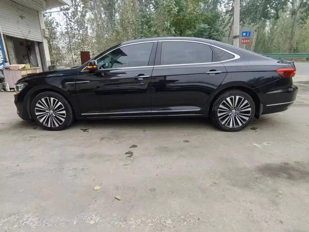 Photo 3 - Volkswagen Passat