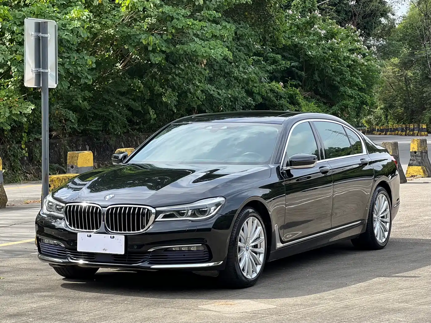 BMW 7 Series 2016 740Li Leading Edition
