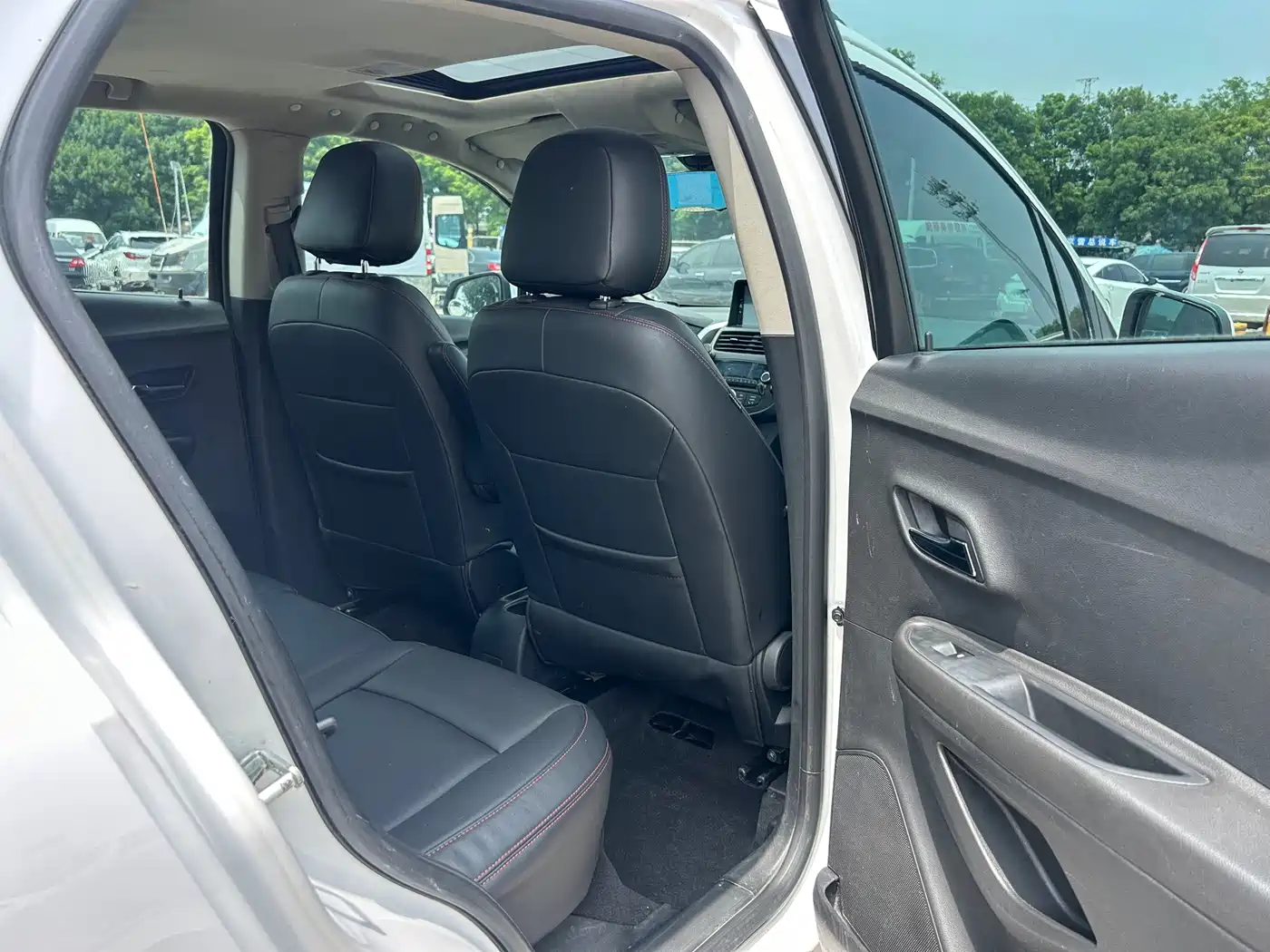 Chevrolet Trax 2016 1.4T Automatic 2WD Comfort Sunroof Edition фото 21