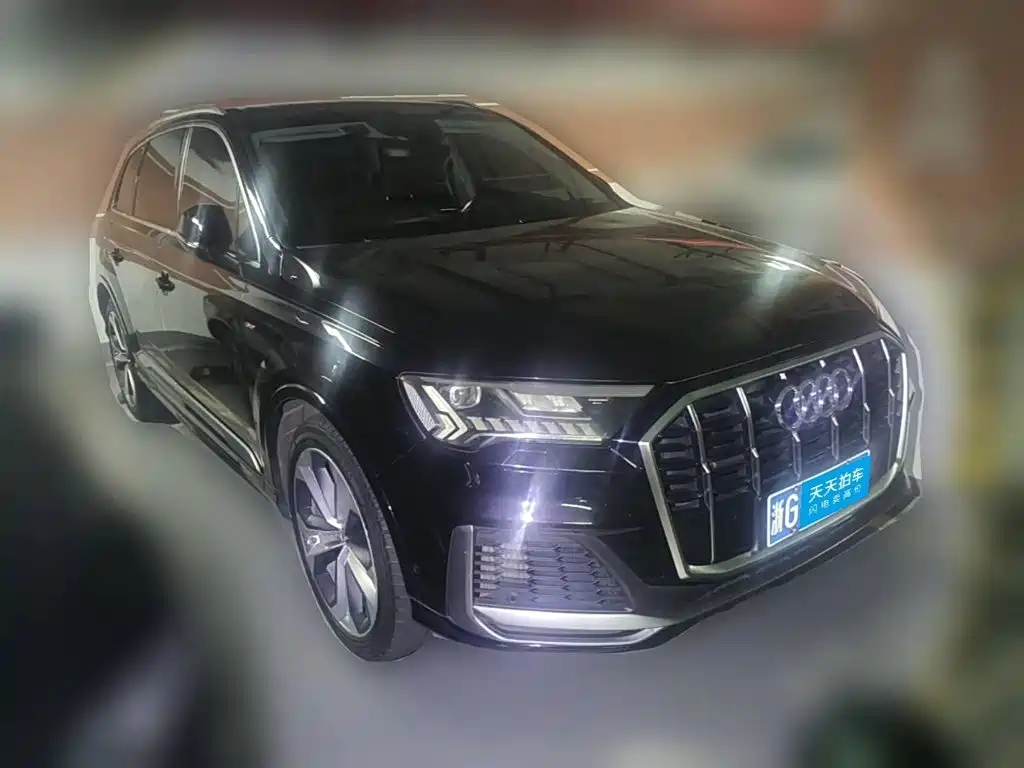 Photo 3 - Audi Q7