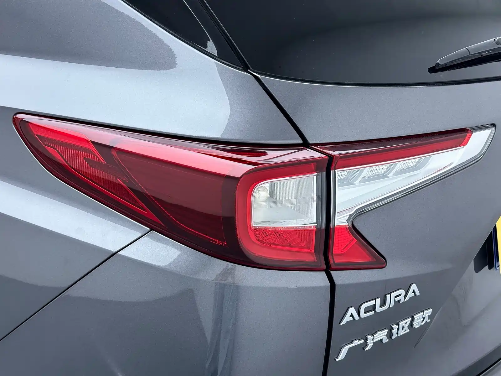 Фото 13 - Acura RDX
