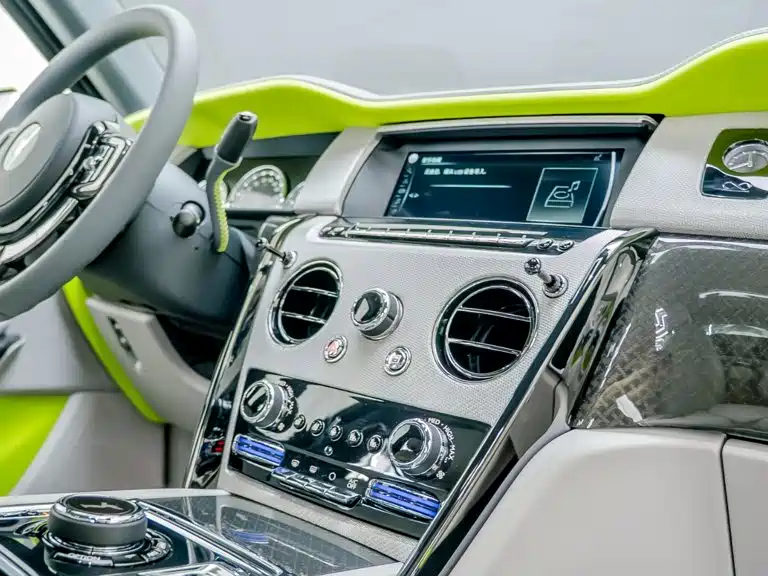 Photo 17 - Rolls-Royce Cullinan