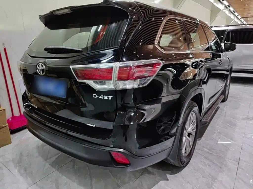 Фото 7 - Toyota Highlander