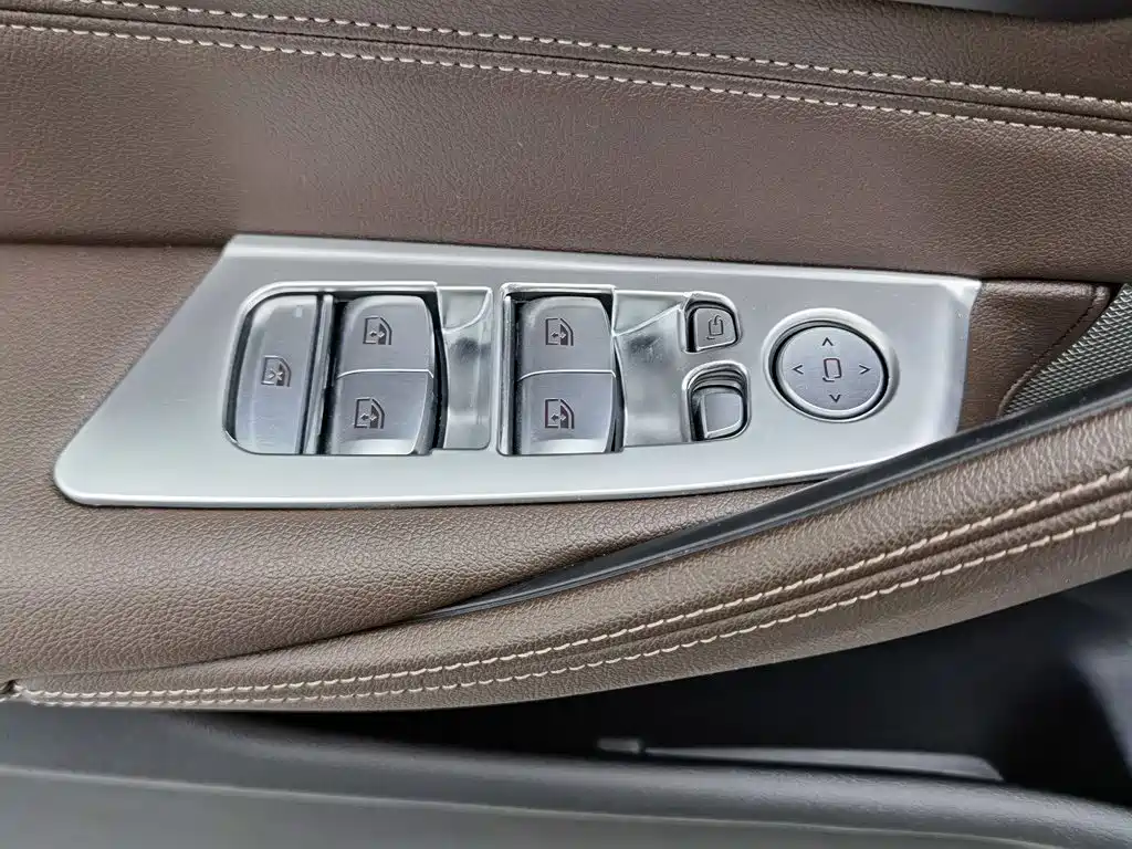 Фото 9 - BMW 5 Series