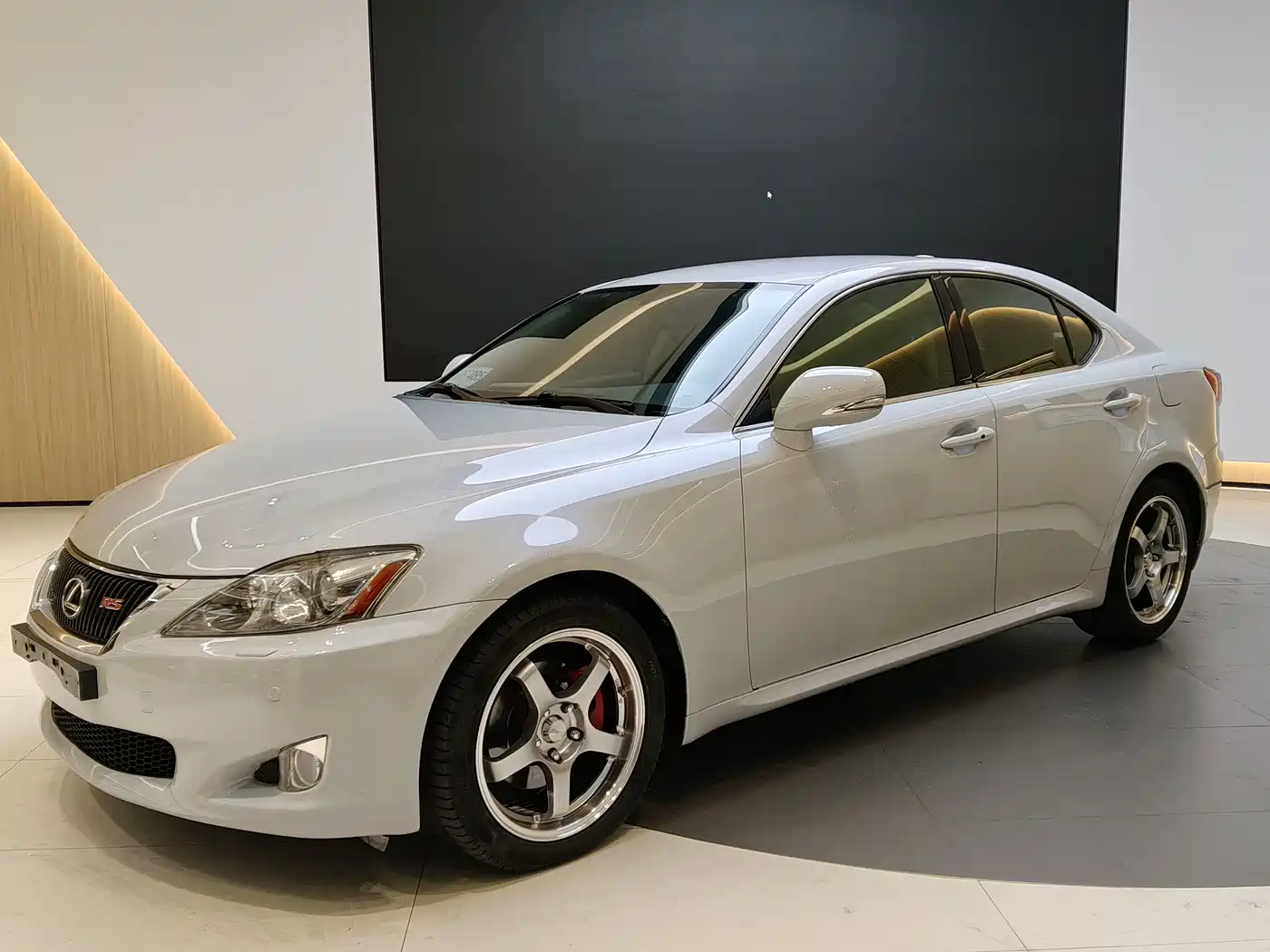 Lexus IS 2009 300 Dynamic Edition фото 2
