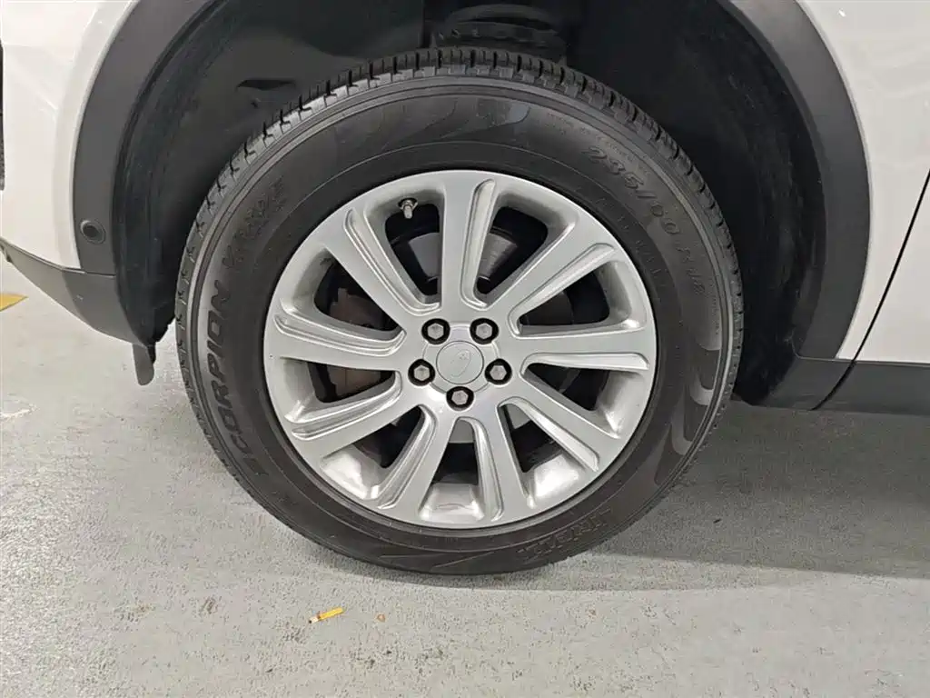 Land Rover Discovery Sport 2019 240PS SE Edition China VI фото 23