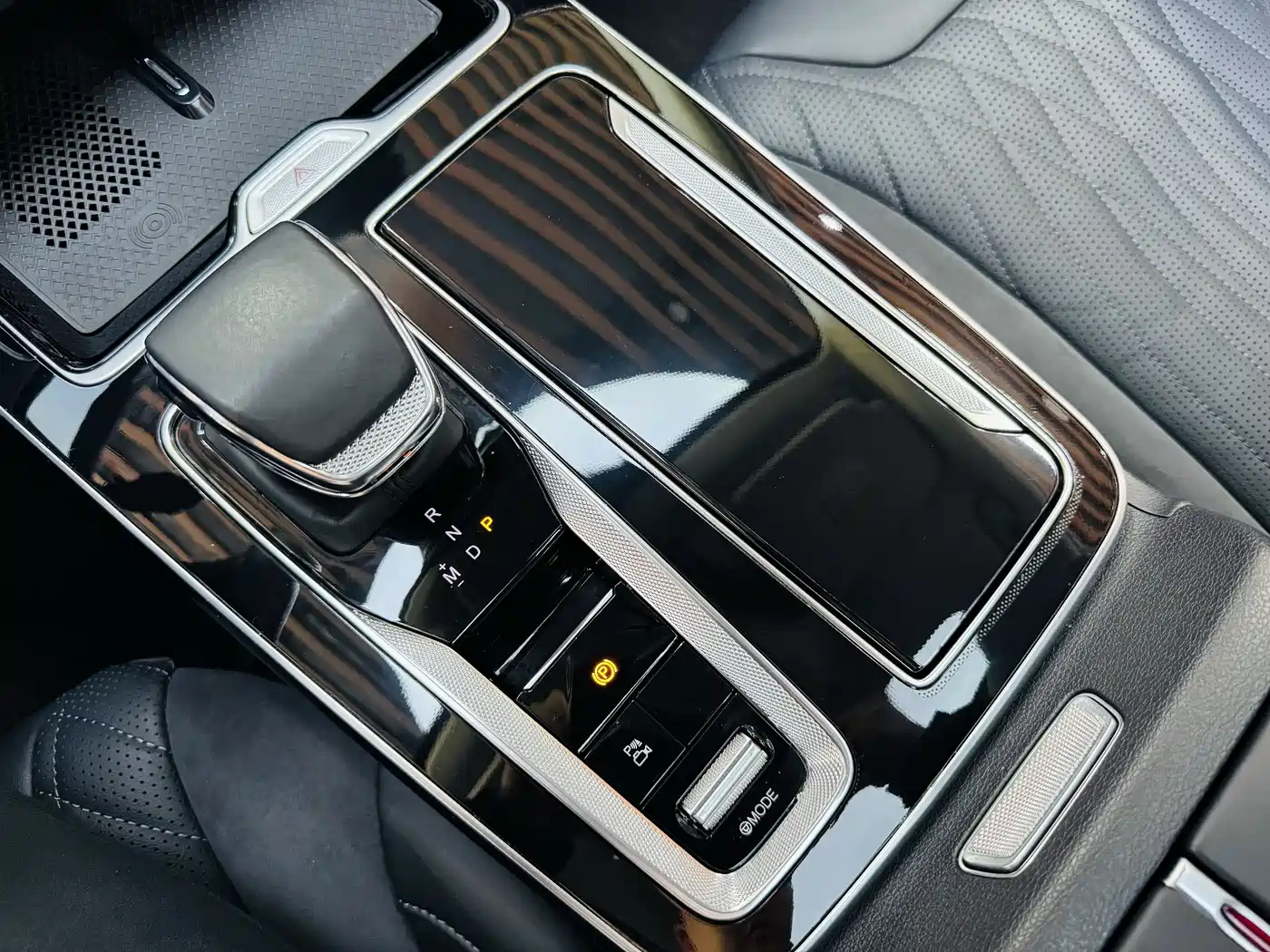 Hongqi HS5 2023 2.0T AWD Flag Enjoy Pro Edition фото 24