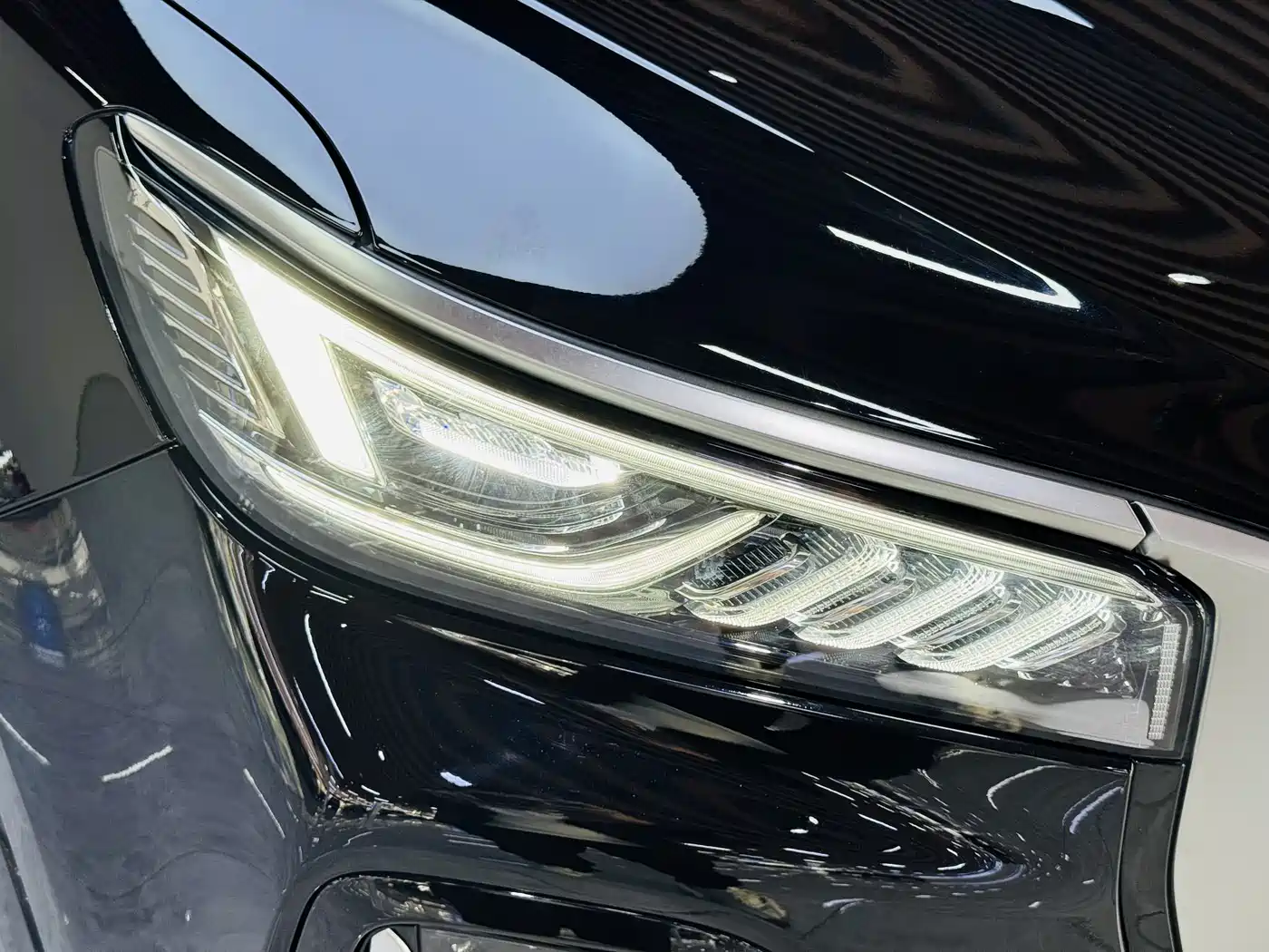 Hongqi HS5 2023 2.0T AWD Flag Enjoy Pro Edition фото 28