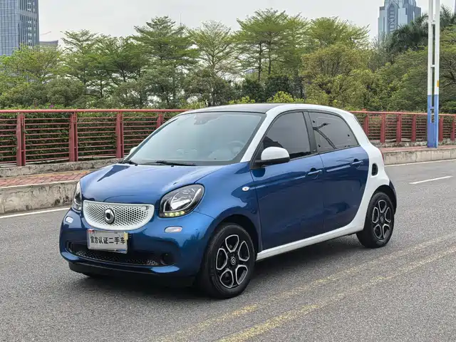 SMART FORFOUR