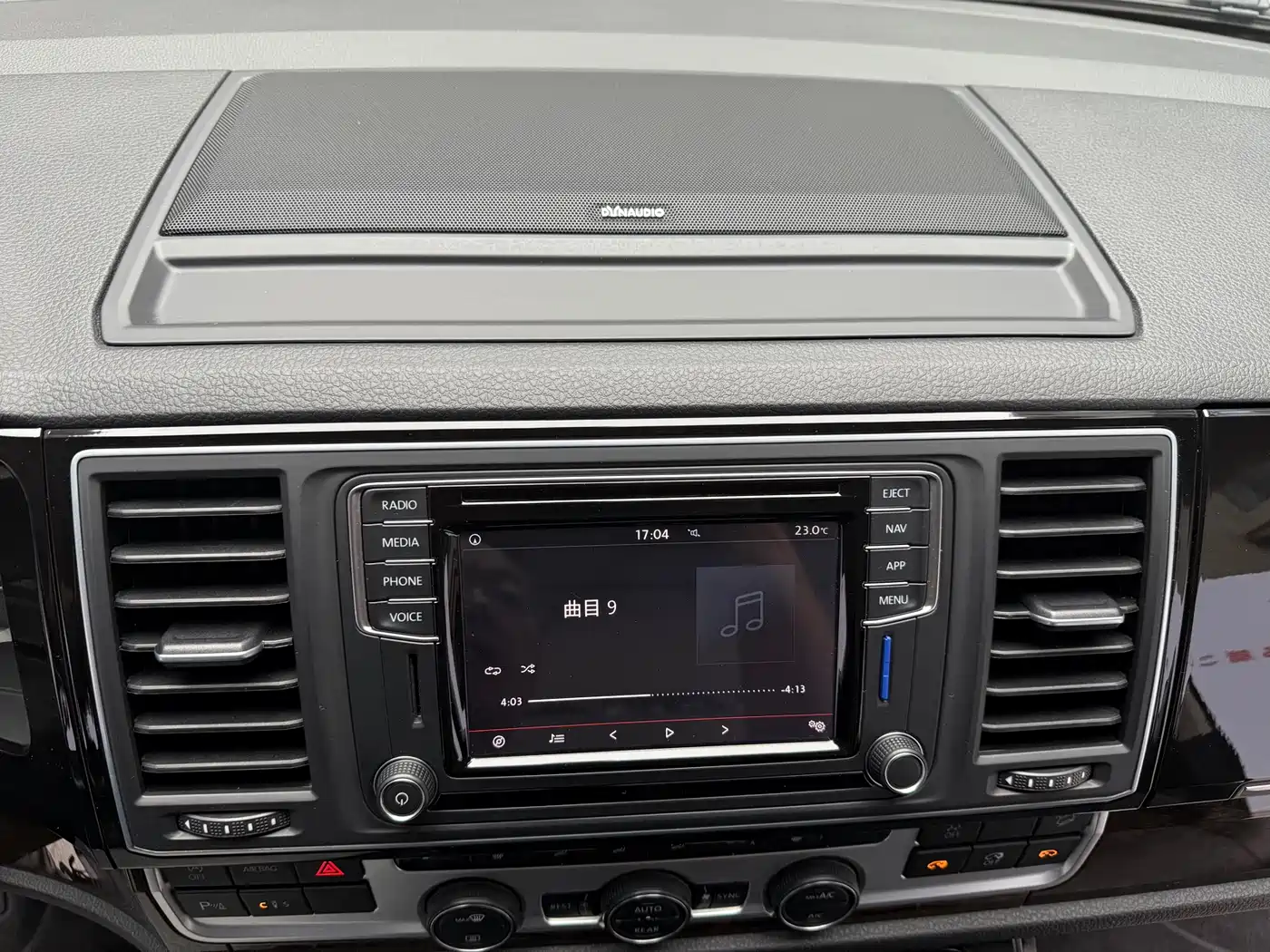Volkswagen Multivan 2018 2.0TSI 4WD Premium Edition 7-Seater фото 22