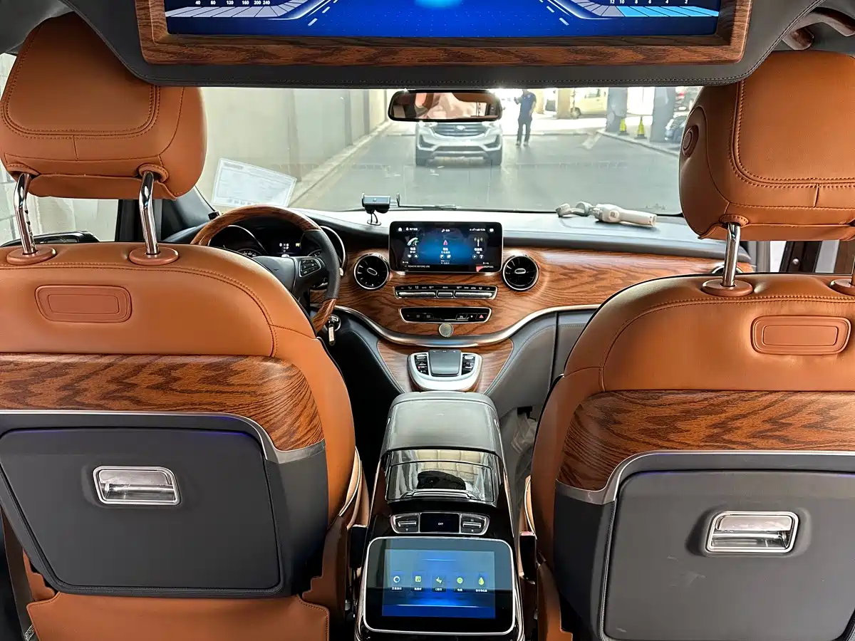 Mercedes-Benz V-Class 2022 V 260 L Long Wheelbase Luxury Edition фото 11