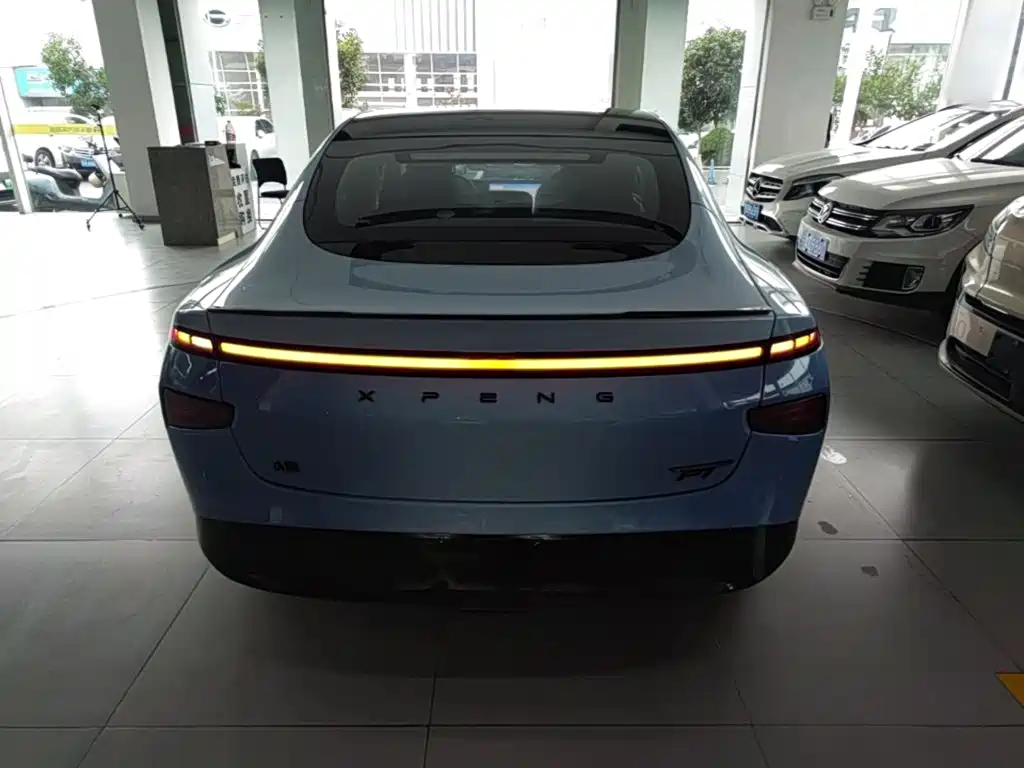 Фото 6 - XPeng P7