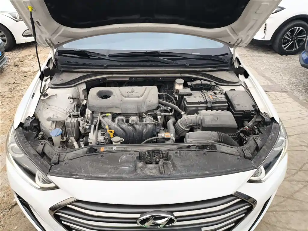 Hyundai Elantra 2018 1.6L Automatic 15th Anniversary Special Edition фото 16