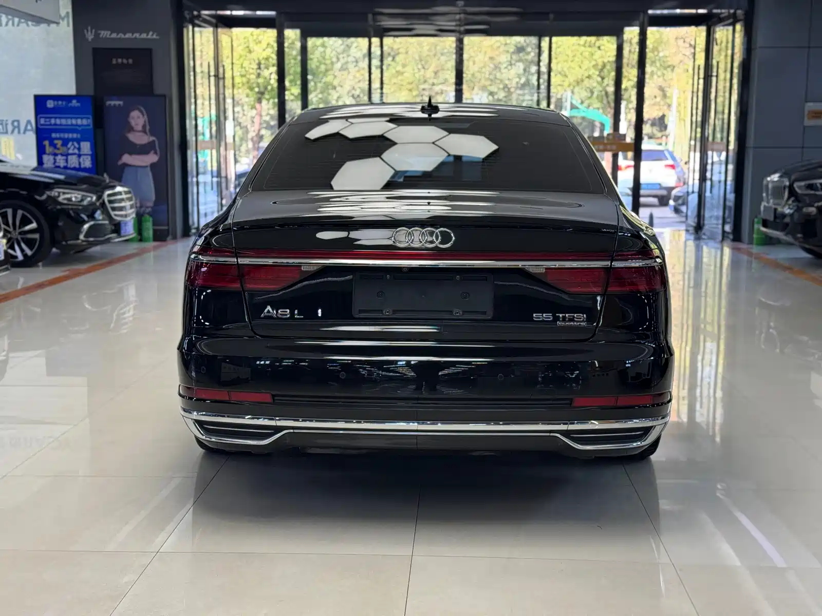Фото 16 - Audi A8
