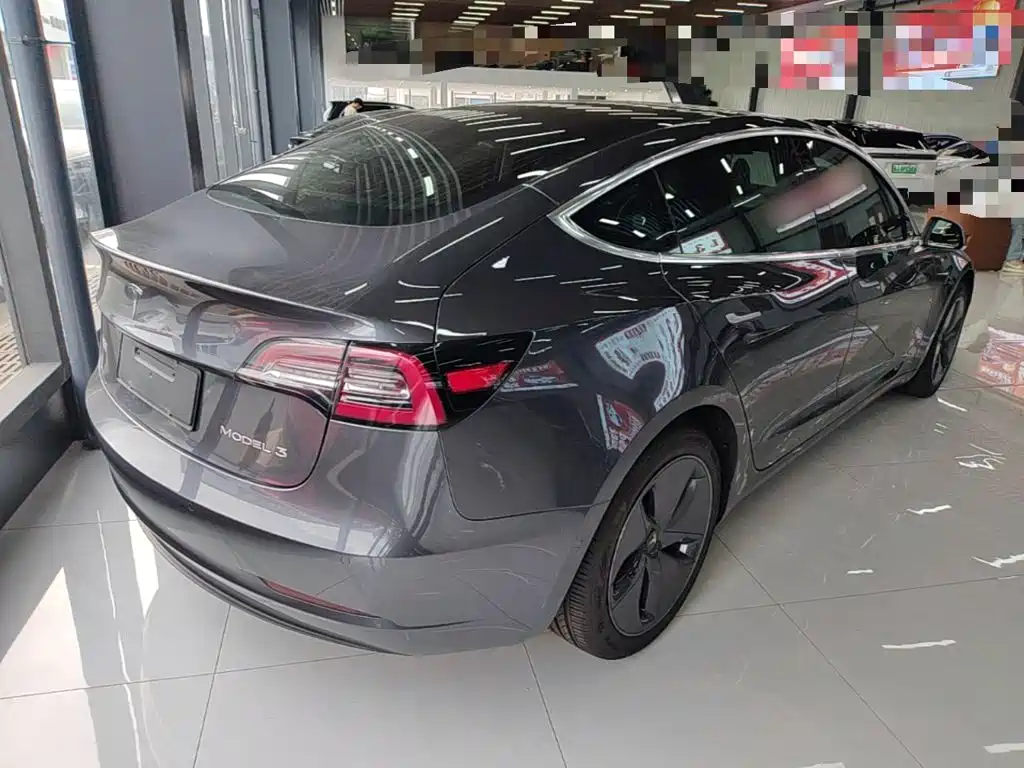 Фото 7 - Tesla Model 3