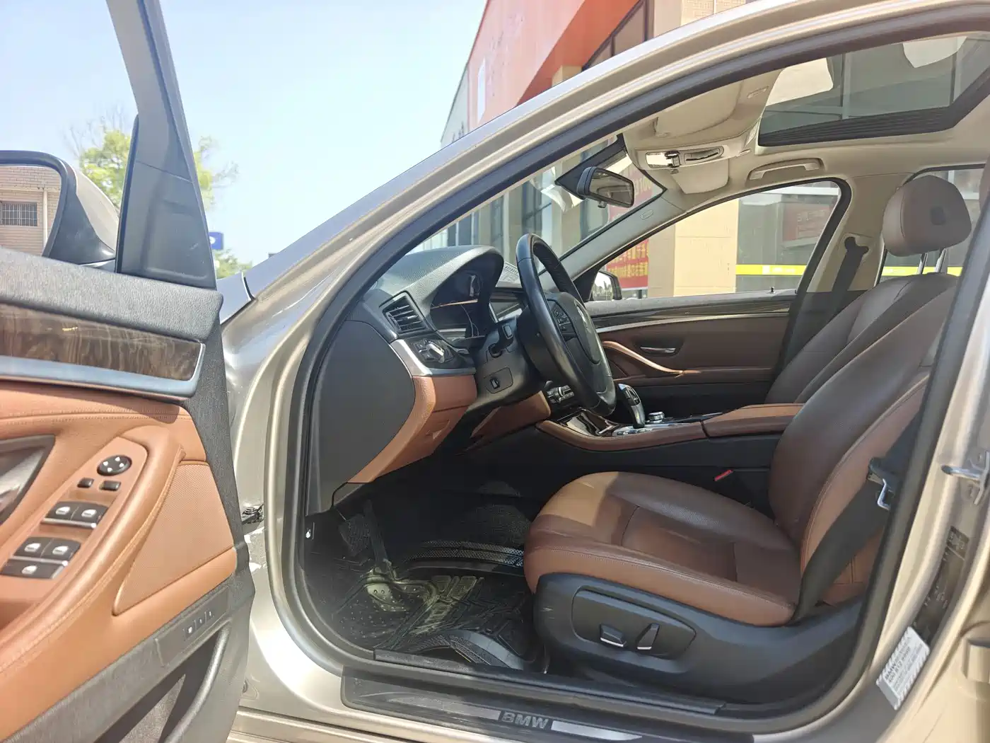 BMW 5 Series 2014 525Li Leading фото 7
