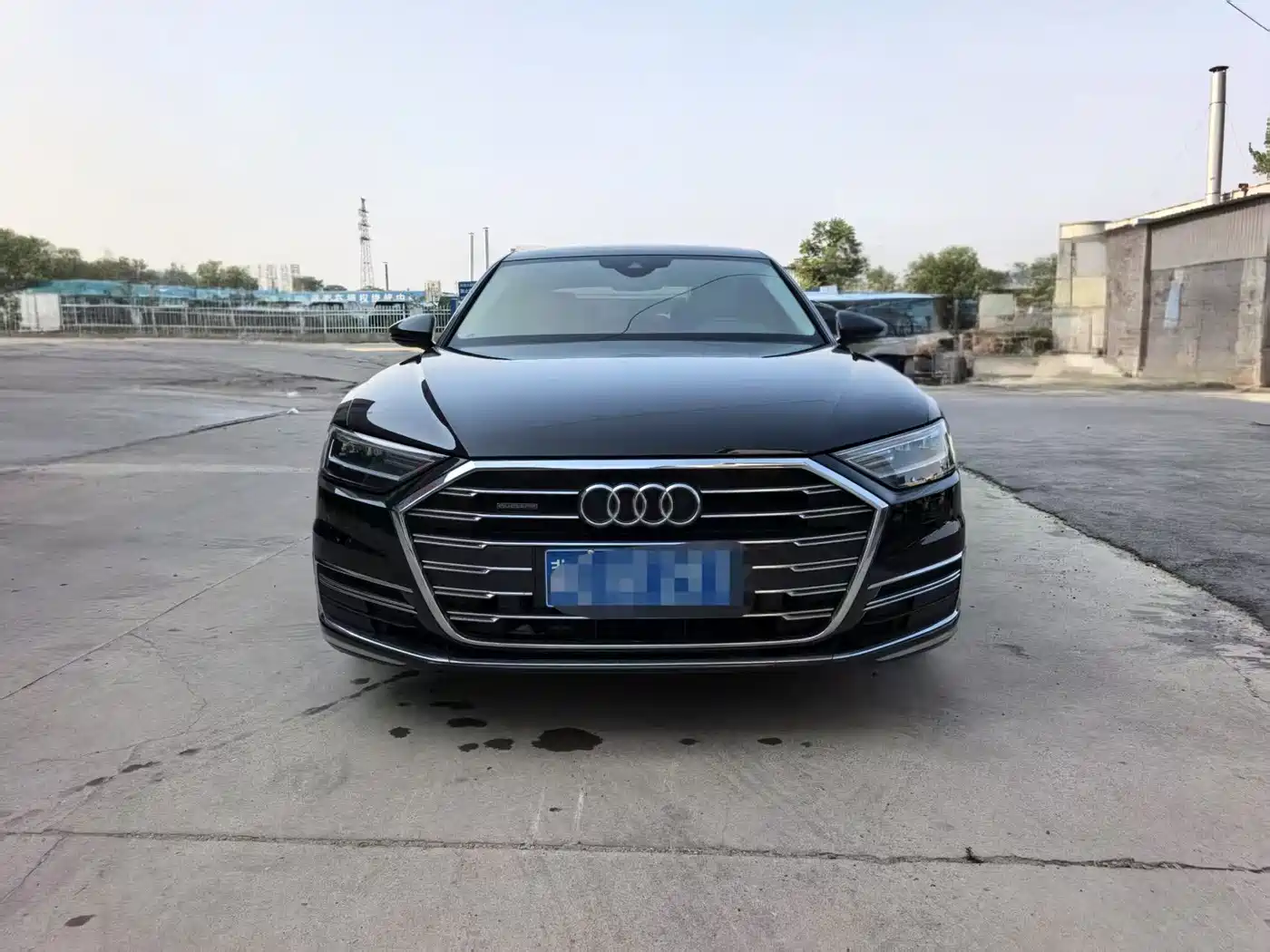 Фото 1 - Audi A8