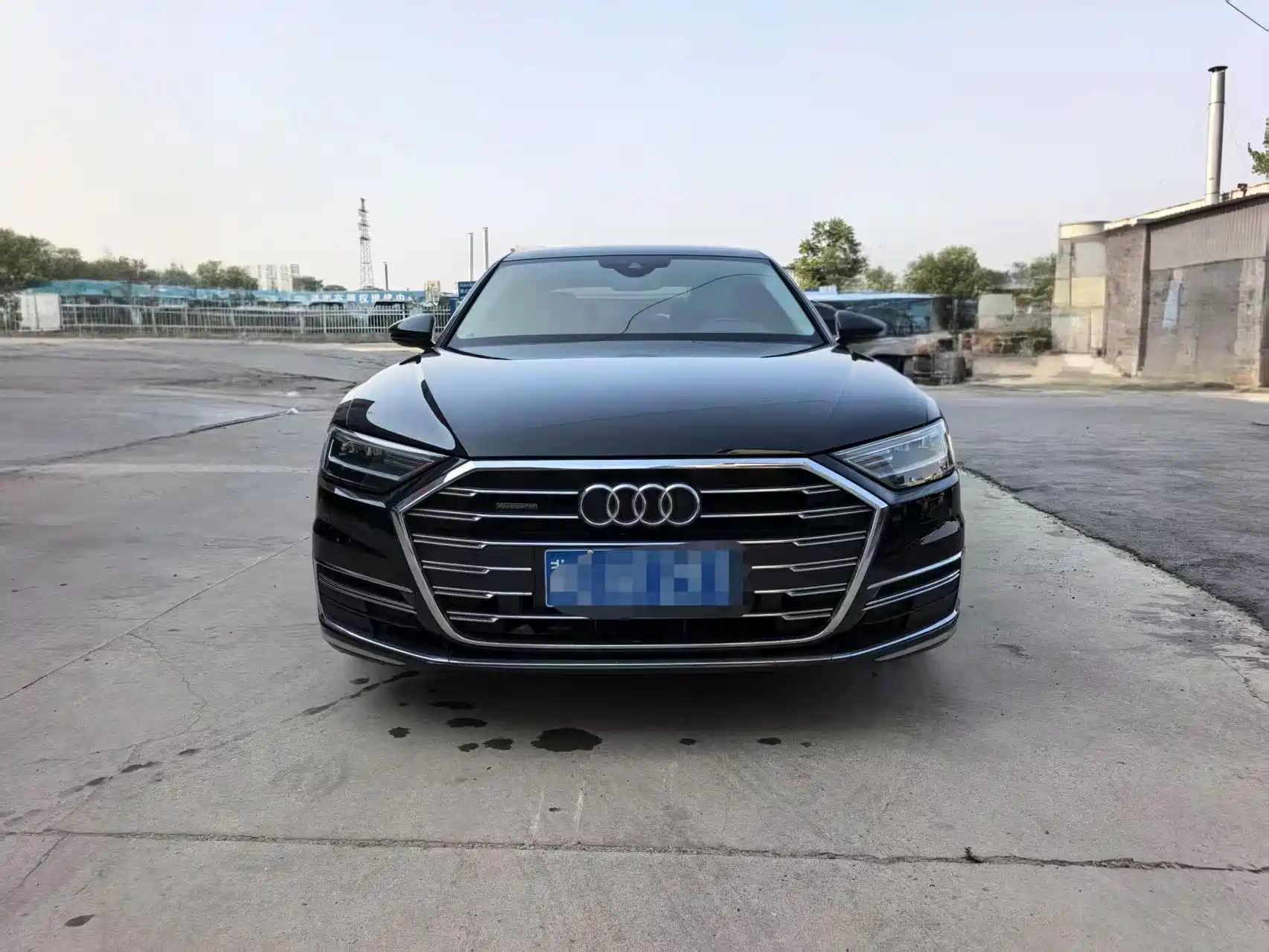 Фото 1 - Audi A8