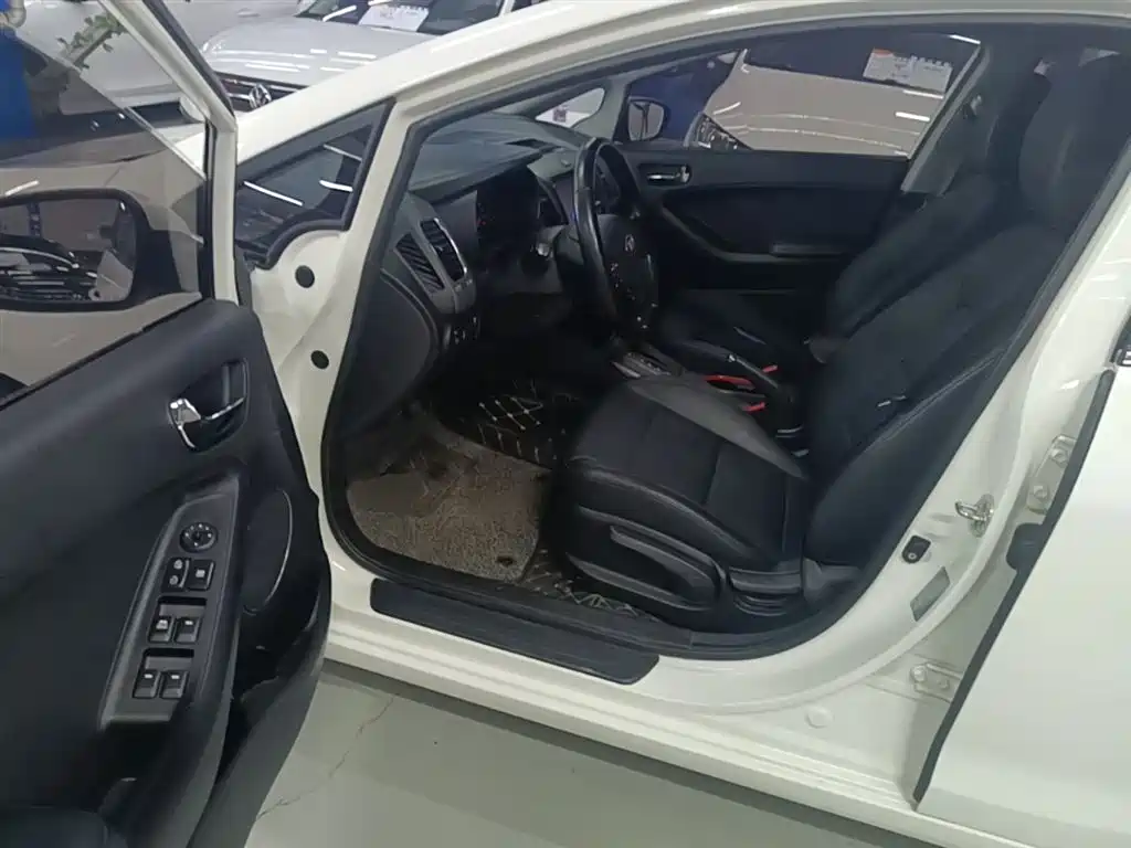 Kia K3 2015 1.6L Automatic DLX фото 15