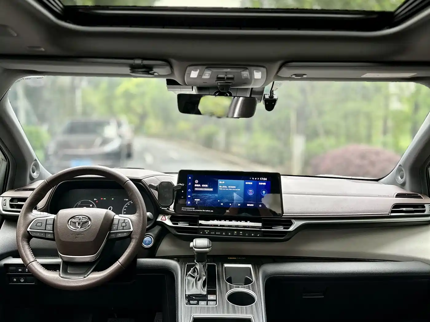 Toyota Granvia 2023 2.5L Hybrid Flagship VIP Edition фото 19
