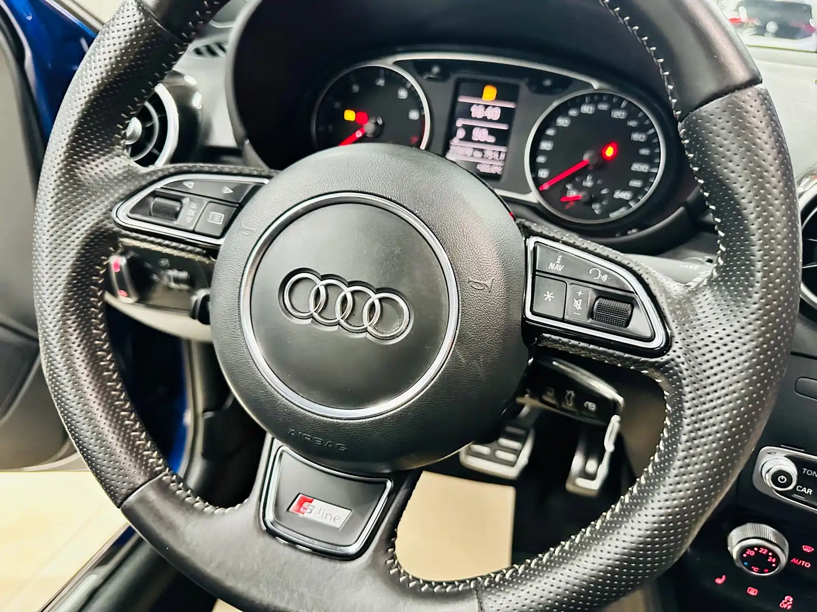 Фото 42 - Audi A1
