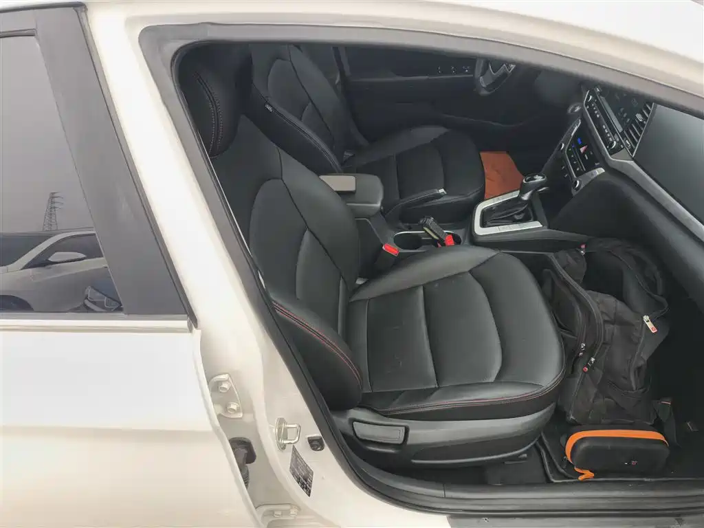 Hyundai Elantra 2018 1.6L Automatic 15th Anniversary Special Edition фото 20