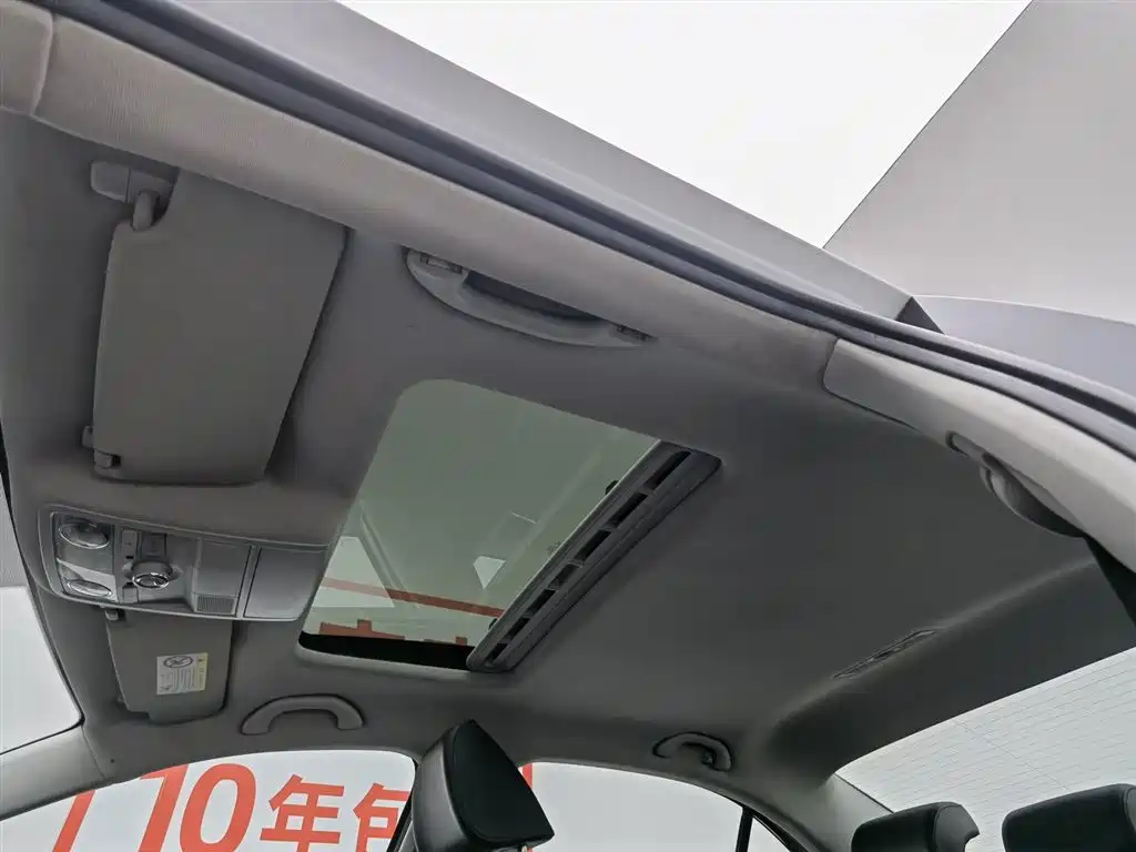 Volkswagen Sagitar 2017 1.6L Manual Comfort фото 14
