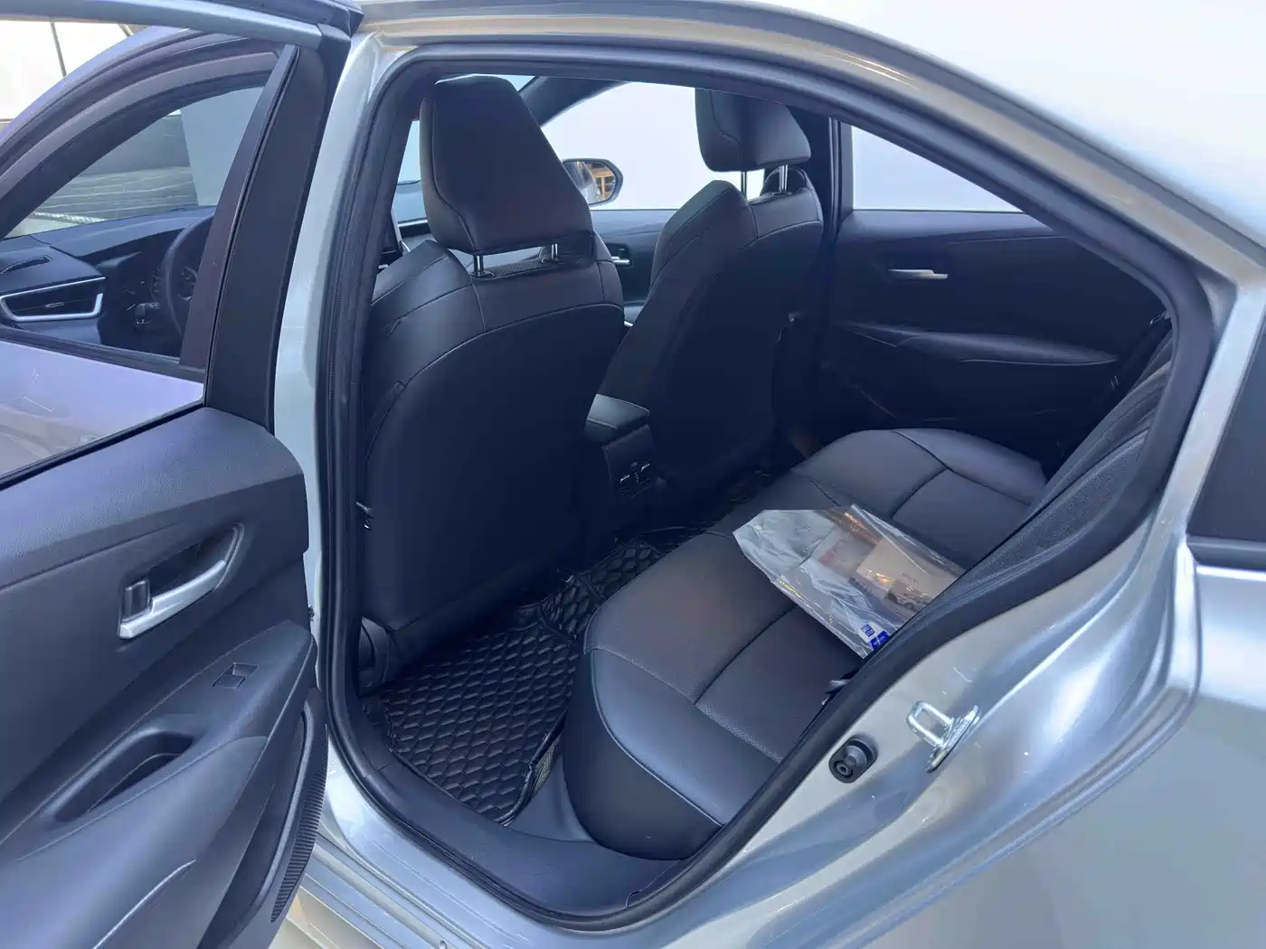 Toyota Levin 2021 185T CVT Luxury Edition фото 11